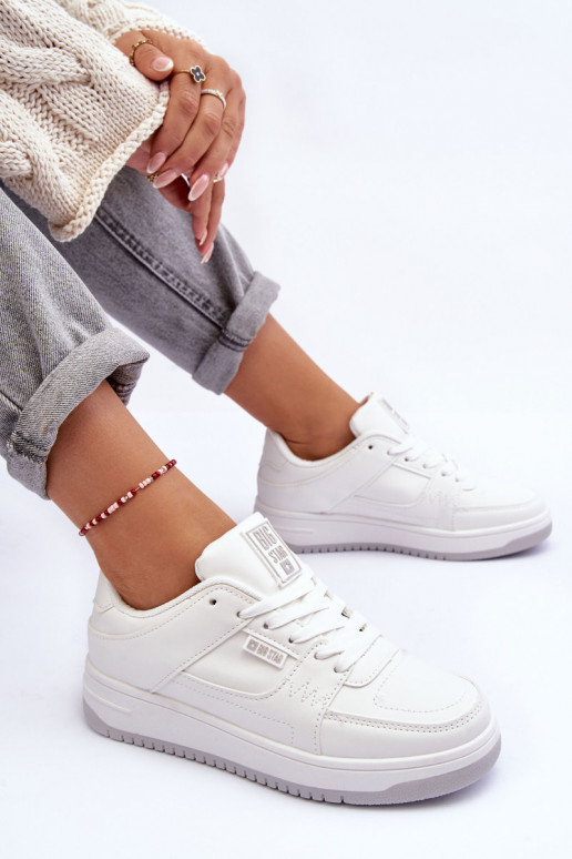 Tênis esportivos femininos Big Star MM274354 na cor branca