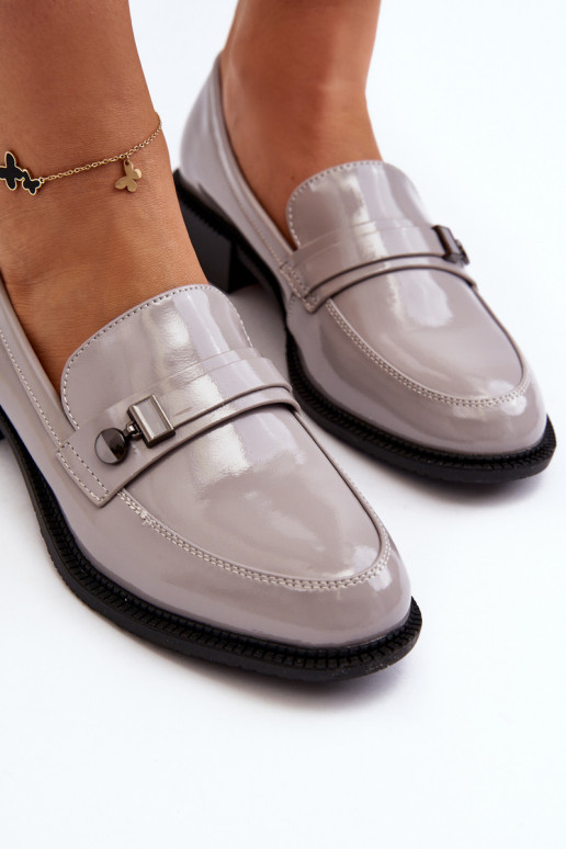 Mocassins femininos envernizados na cor cinza Nerilaja