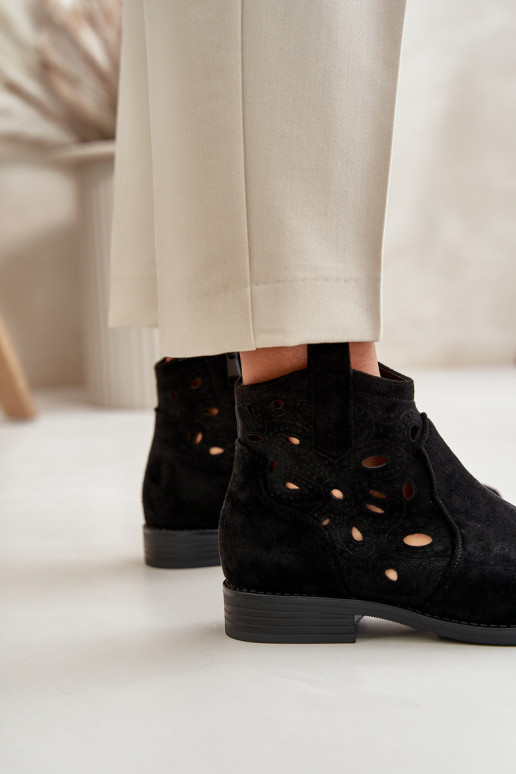 Botins femininos com elementos de renda na cor preta S.Barski HY42-081
