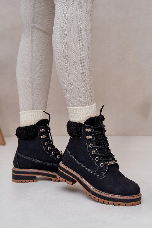 Botas femininas isoladas na cor preta Big Star OO274A287