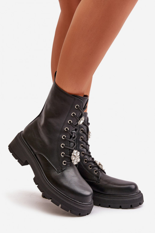 Botas de trabalho femininas com adornos em couro sintético na cor preta Kristines