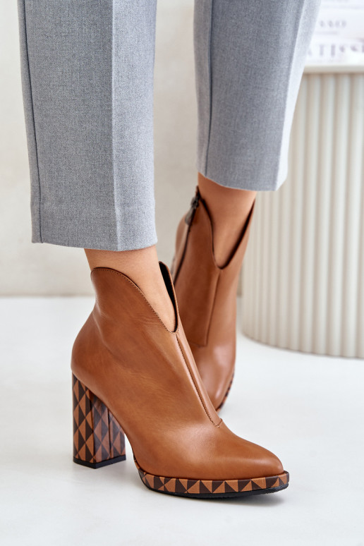 Botins de couro marrom com saltos Laura Messi 2836