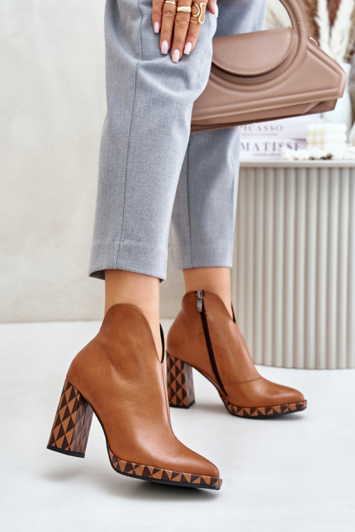 Botins de couro marrom com saltos Laura Messi 2836