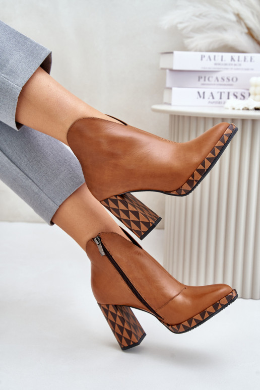 Botins de couro marrom com saltos Laura Messi 2836
