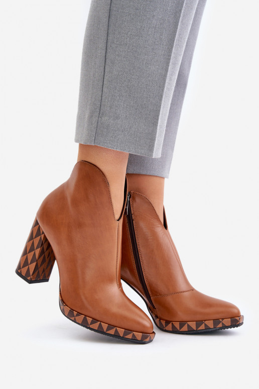 Botins de couro marrom com saltos Laura Messi 2836