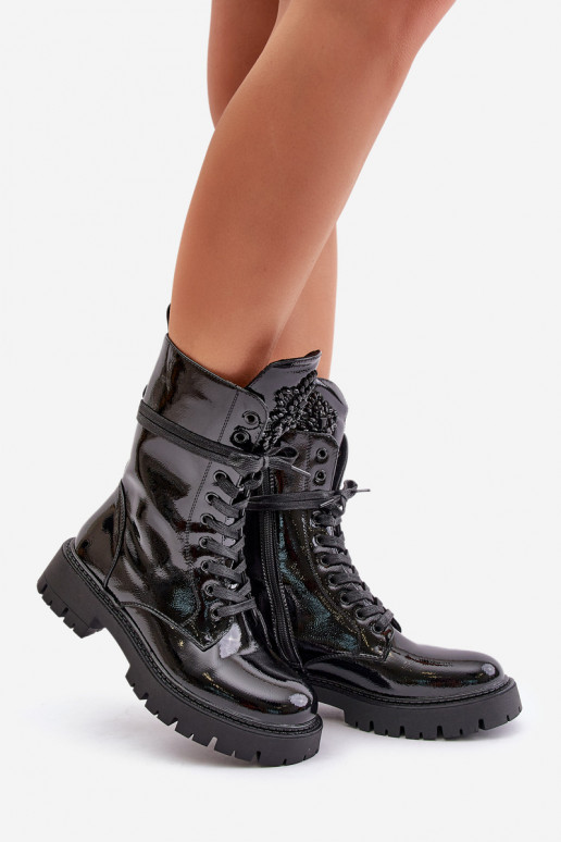 Botins de trabalho pretos com ornamentos e efeito verniz Kelilea