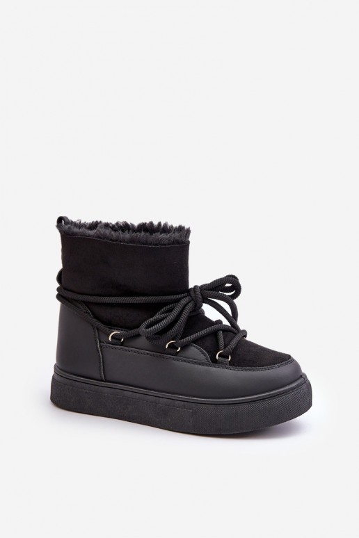 Botas de neve pretas isoladas com plataforma e pelo por dentro Aziara