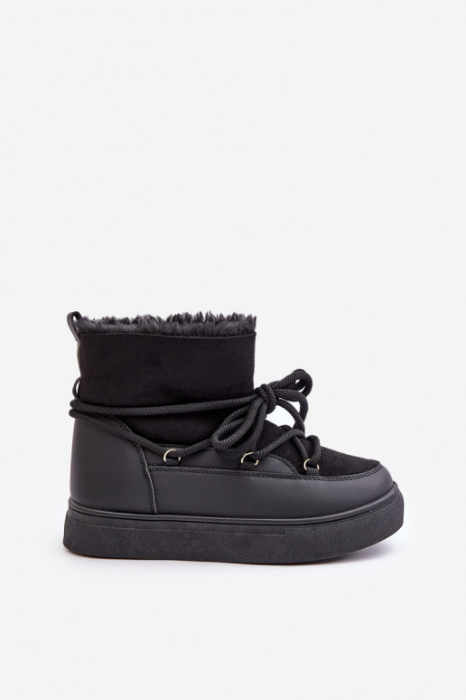 Botas de neve pretas isoladas com plataforma e pelo por dentro Aziara