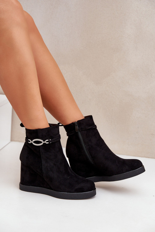 Botins pretos com plataforma e saltos decorados Kaiviana