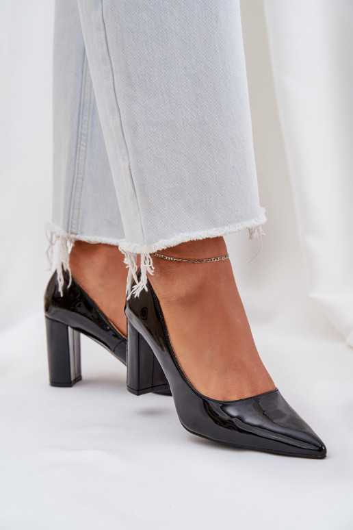 Sapatos pretos com efeito verniz no bloco Kilanne