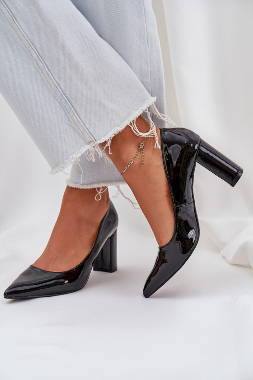 Sapatos pretos com efeito verniz no bloco Kilanne