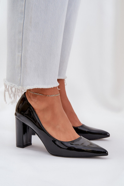 Sapatos pretos com efeito verniz no bloco Kilanne