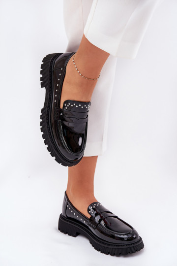 Mocassins femininos com efeito verniz em preto Įjungtallae