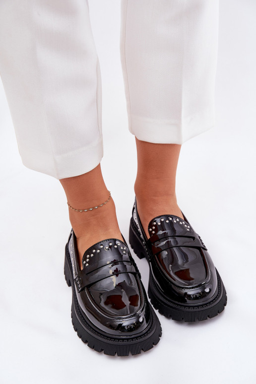 Mocassins femininos com efeito verniz em preto Įjungtallae