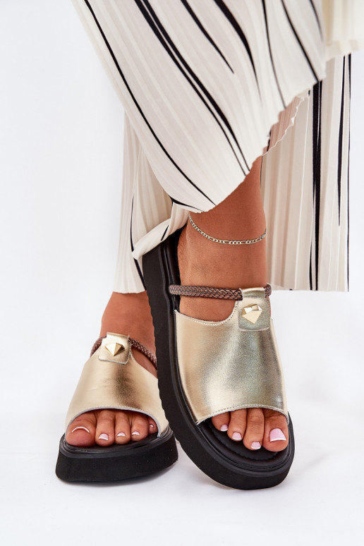 chinelos de couro para mulheres com plataforma e saltos decorados em dourado D&A MK51-475