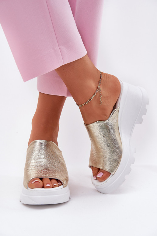 chinelo de couro com plataforma dourado Artiker 56C0435