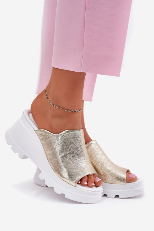 chinelo de couro com plataforma dourado Artiker 56C0435