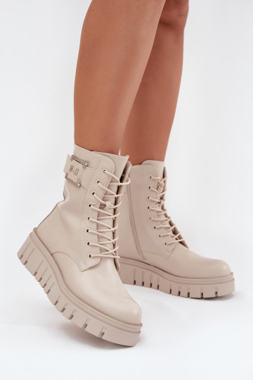 Botins isolados com plataforma e detalhes decorativos em marfim Lyrana