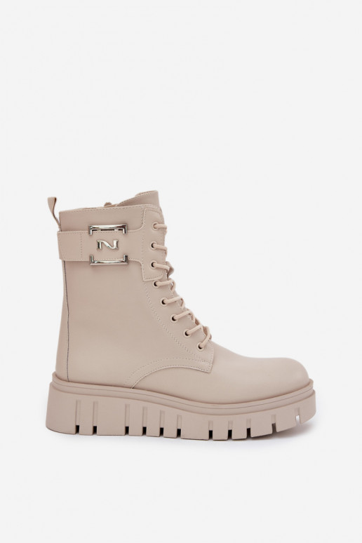 Botins isolados com plataforma e detalhes decorativos em marfim Lyrana