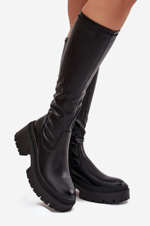 botas femininas Em saltos enormes e plataforma Um modelo atraente cor preta Florinne