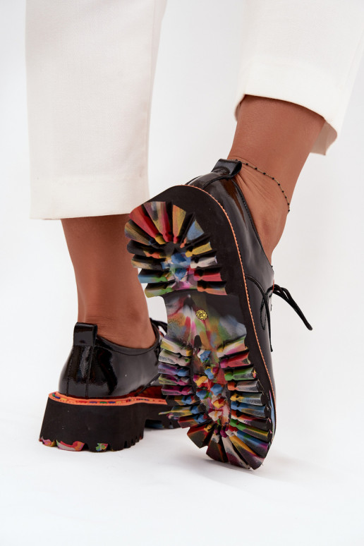 Sapatos de couro pretos com efeito verniz Artiker 57C0176