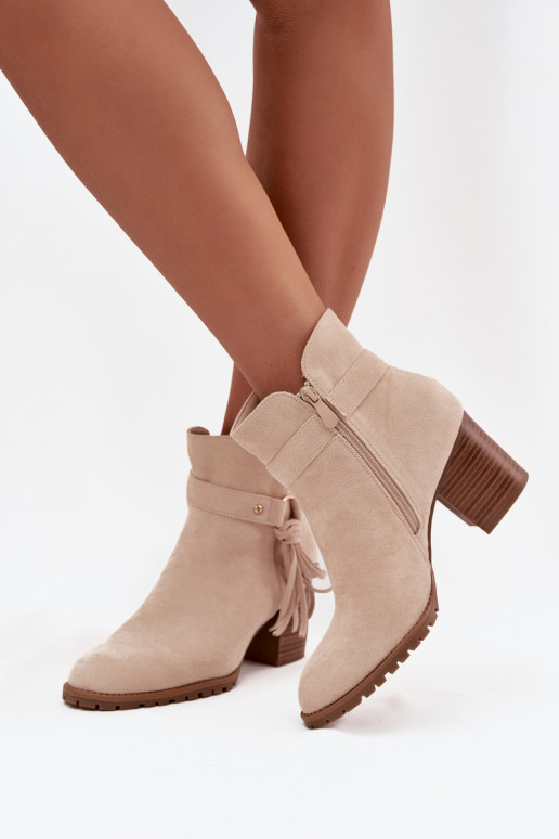 Botins femininos na cor marfim com franjas Rosabella