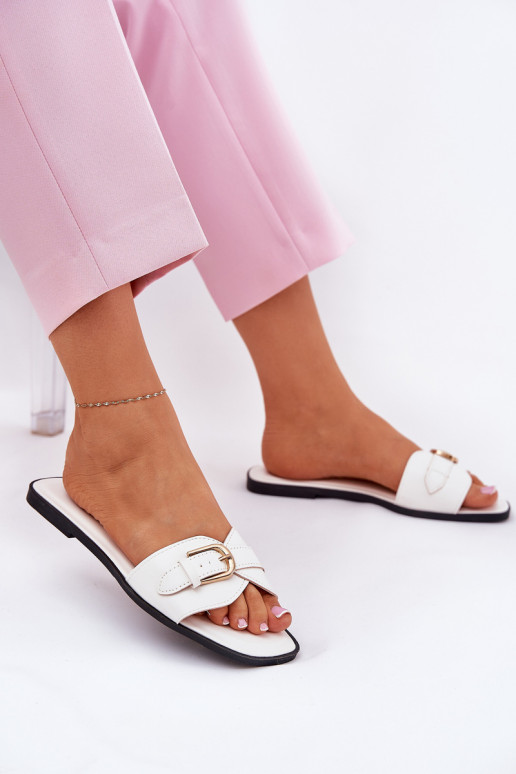 Chinelos femininos planos com fivelas douradas em branco Esiobb