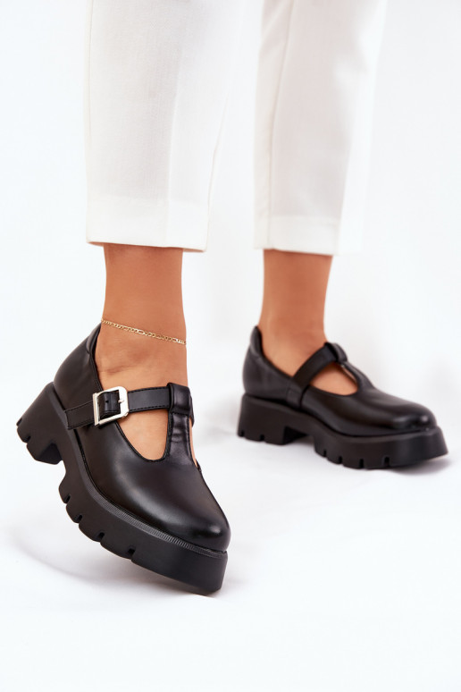 Sapatos femininos pretos com fivelas na plataforma Venda