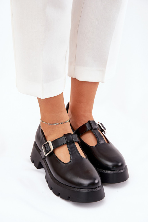Sapatos femininos pretos com fivelas na plataforma Venda