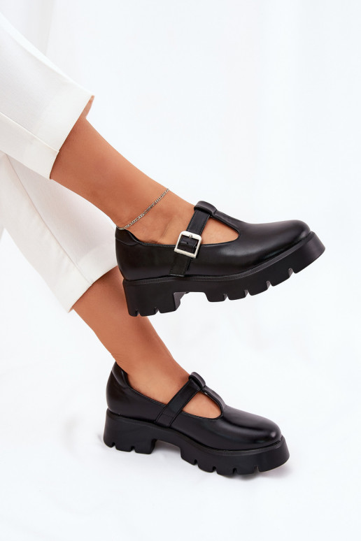 Sapatos femininos pretos com fivelas na plataforma Venda