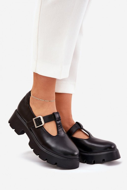 Sapatos femininos pretos com fivelas na plataforma Venda