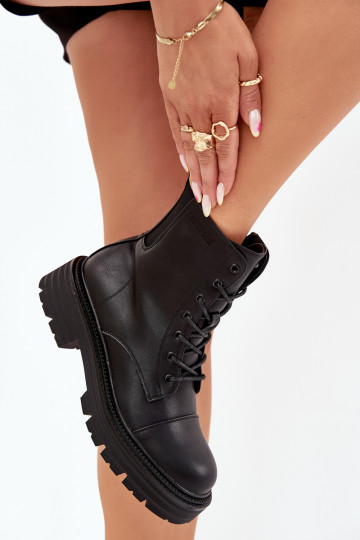 Botins de trabalho femininos isolados Big Star OO274140 na cor preta