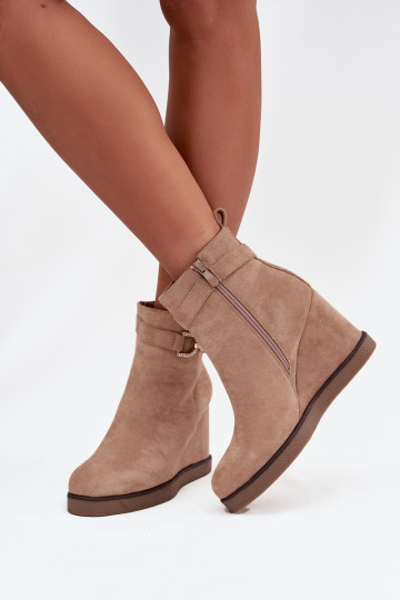 Botins femininos em plataforma com detalhes decorativos na cor areia Turirivana 2
