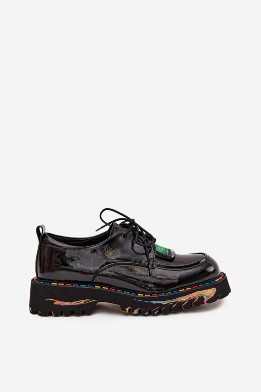 Sapatos femininos com efeito laqueado Artiker 57C0172 na cor preta