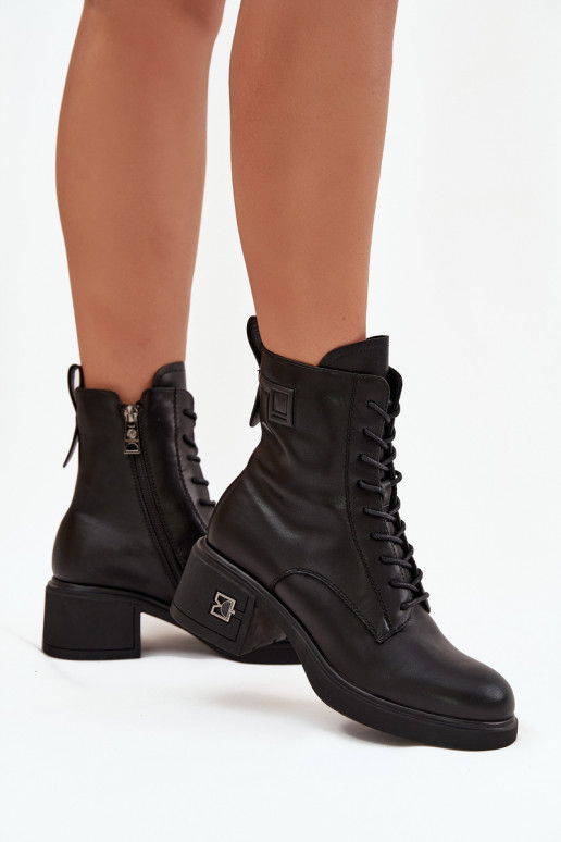 Botins femininos isolados em couro natural Vinceza 66819 na cor preta
