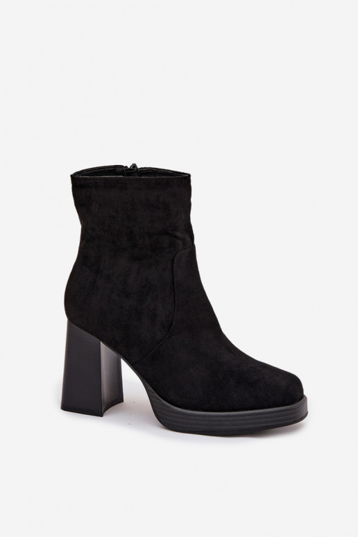 Botins femininos na cor preta Pavinne