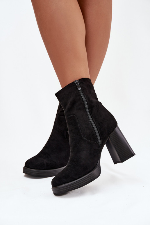 Botins femininos na cor preta Pavinne