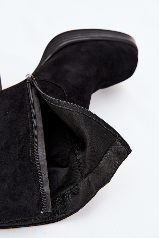 Botins femininos na cor preta Pavinne