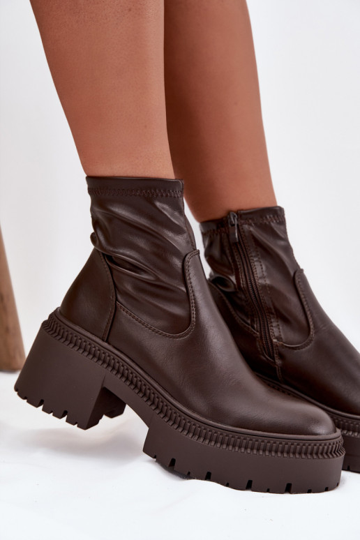 Botins femininos com saltos grossos e plataforma em couro sintético marrom Elvianne