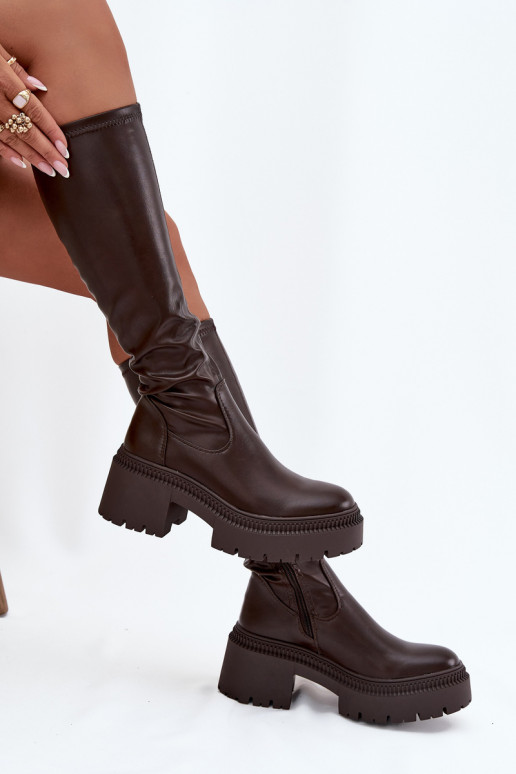 Botas femininas altas com saltos grossos e plataforma em marrom Florinne