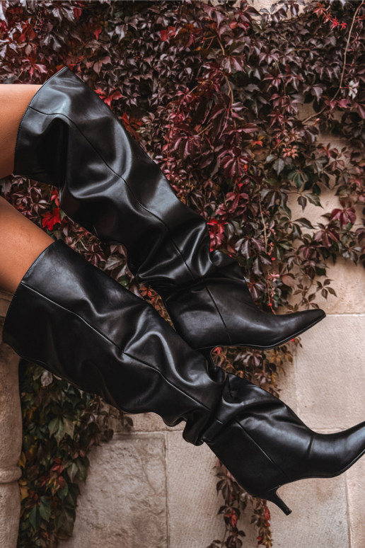 Botas femininas altas slip-on com saltos finos em preto Ysolienne