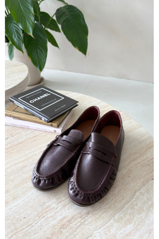 Mocassins femininos com babados na cor bordô Sabley