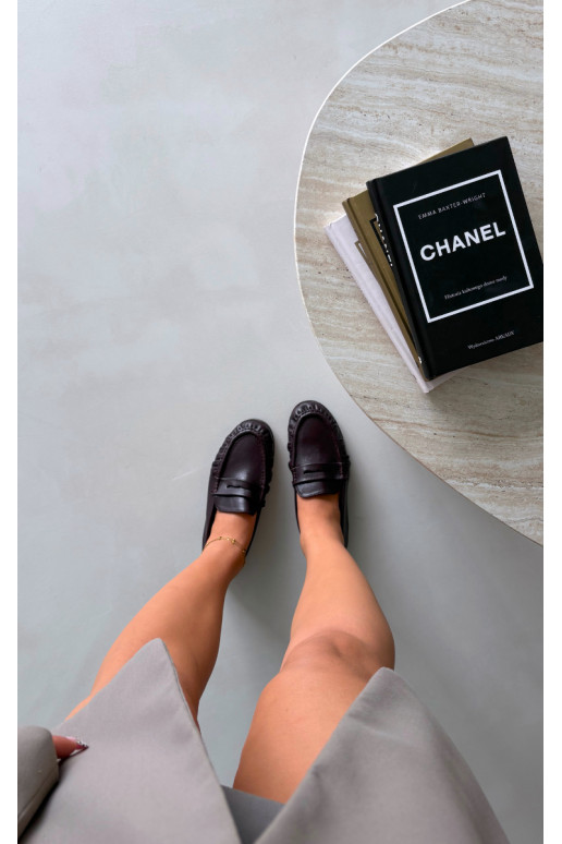 Mocassins femininos com babados na cor bordô Sabley