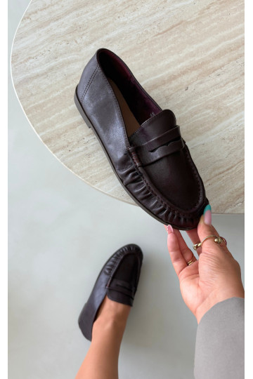 Mocassins femininos com babados na cor chocolate Sabley