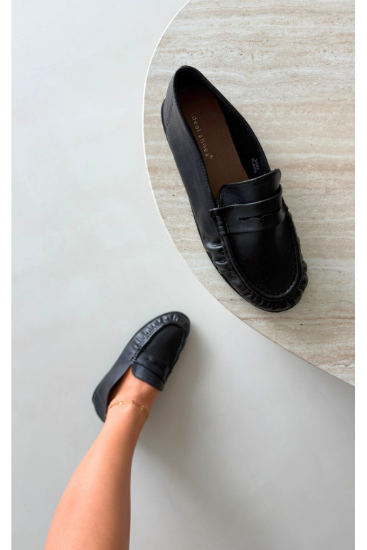 Mocassins femininos com babados na cor preta Sabley