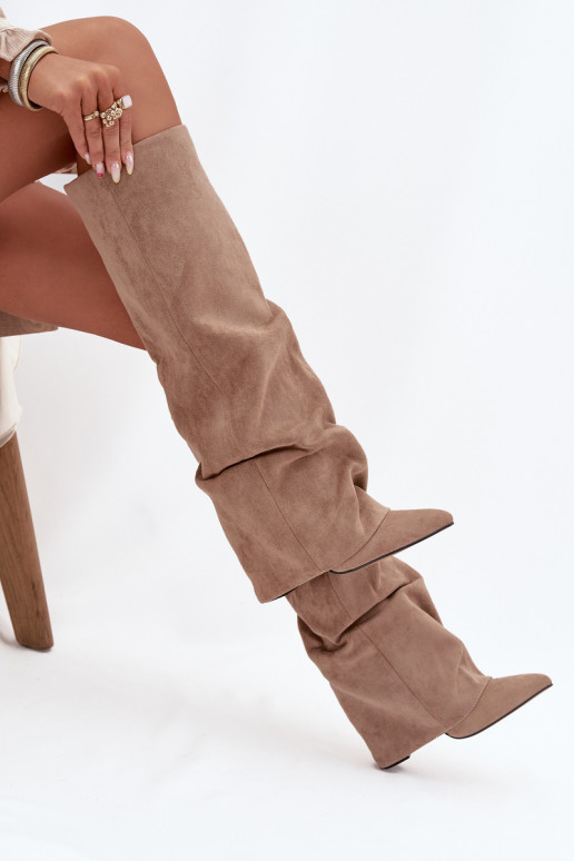 Botas femininas de cano alto forradas com inserções e saltos em camurça sintética areia Elivira