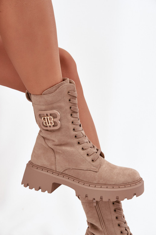 Botins femininos forrados com elementos elegantes areia Kalindra