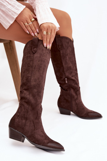 Botas femininas de cano alto em camurça sintética estilo cowboy com saltos em chocolate Jenaya