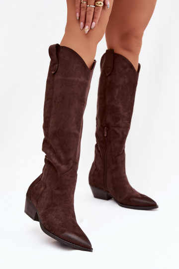 Botas femininas de cano alto em camurça sintética estilo cowboy com saltos em chocolate Jenaya 2