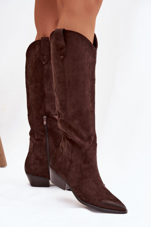 Botas femininas de cano alto em camurça sintética estilo cowboy com saltos em chocolate Jenaya